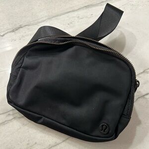 Black Lululemon belt bag